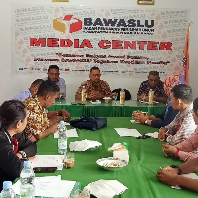 Perkuat SDM Kehumasan, Abdullah Ely  supervisi Bawaslu Seram Bagian Barat
