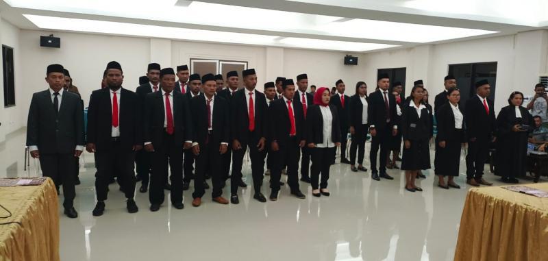 Bawaslu Lantik 33 Anggota Panwaslu Kecamatan Se - Kabupaten Seram Bagian Barat