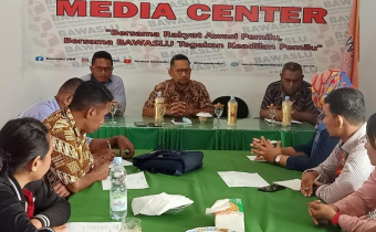 Perkuat SDM Kehumasan, Abdullah Ely  supervisi Bawaslu Seram Bagian Barat