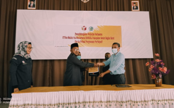 Perkuat Kerjasama, Bawaslu SBB melakukan penandatanganan nota kesepahaman Memorandum of Understanding dengan STIKes Maluku Husada